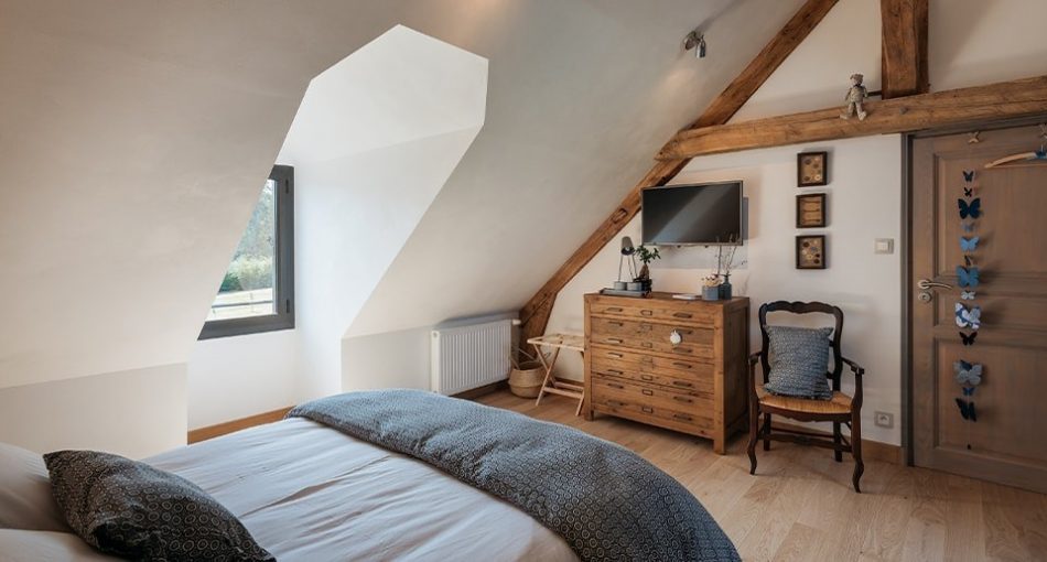 prix amenagement grenier chambre 1 découvrez les prix pour l'aménagement d'un grenier en chambre : conseils, coûts moyens, et astuces pour optimiser votre espace sous toit.