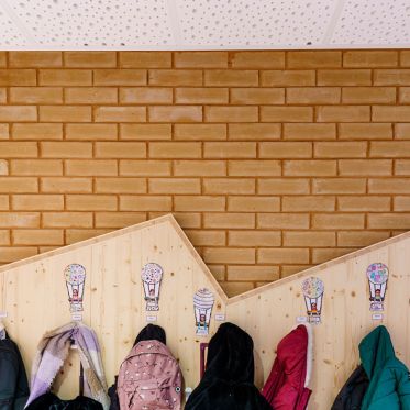 découvrez les prix des briques et du placo pour vos travaux de construction ou rénovation. comparez les tarifs et obtenez des conseils pour bien choisir vos matériaux.