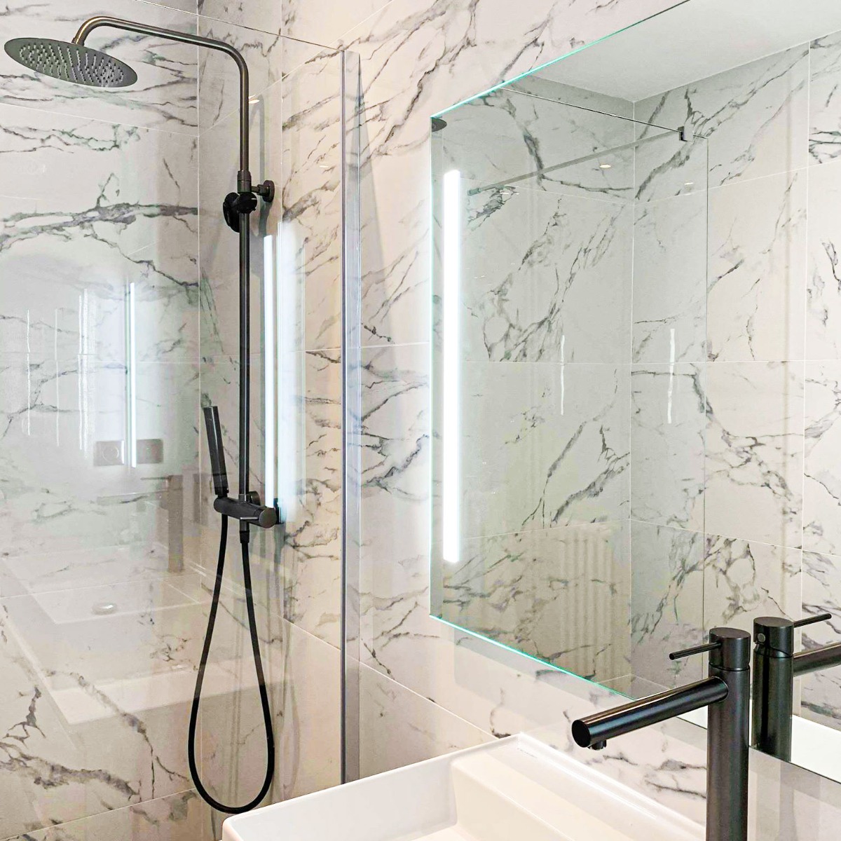 découvrez les prix du carrelage pour salle de bain et bénéficiez de conseils pratiques pour bien choisir et poser votre carrelage.