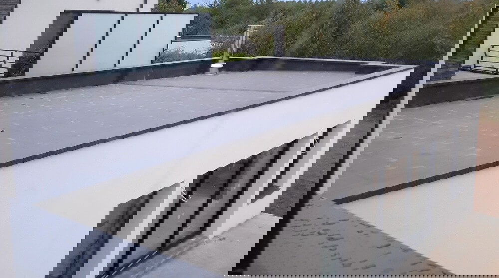 découvrez les tarifs détaillés pour la construction de murs et de toitures, incluant les matériaux, la main-d'œuvre et les conseils pour un budget optimisé.