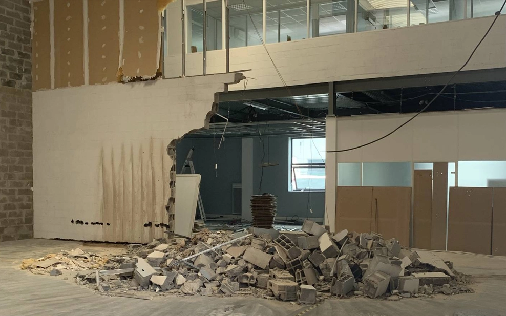 découvrez les prix de démolition d'un appartement et obtenez des conseils pour estimer le coût total de vos travaux de rénovation.