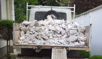 découvrez les tarifs de démolition au mètre cube pour estimer le coût de vos travaux de destruction avec précision et transparence.