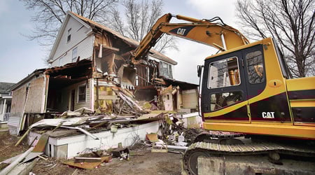 découvrez les prix de démolition de plafond au m² pour bien préparer votre budget travaux. conseils et tarifs détaillés pour un projet réussi.