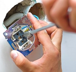 découvrez nos tarifs compétitifs pour le dépannage électrique rapide et fiable. obtenez un devis clair et transparent pour tous vos besoins en électricité.