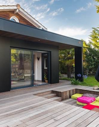 découvrez les prix pour une extension de 20m2 et obtenez un aperçu des coûts selon les matériaux et les prestataires pour votre projet d'agrandissement.