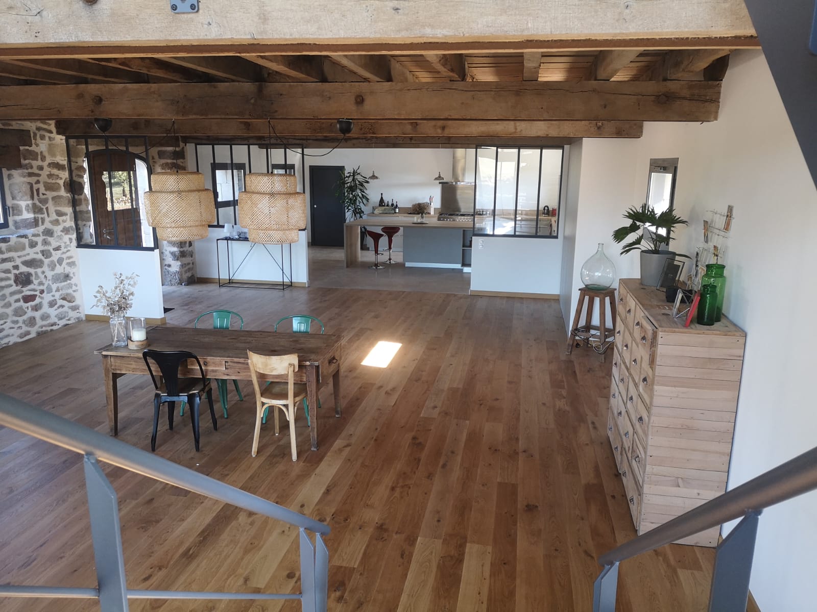 découvrez le prix d'une grange rénovée et les facteurs influençant son coût. conseils et estimations pour votre projet de rénovation.