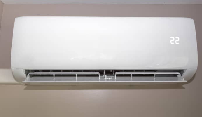 découvrez le prix d'installation d'un climatiseur, les facteurs influençant les coûts et des conseils pour choisir la meilleure offre adaptés à votre budget.