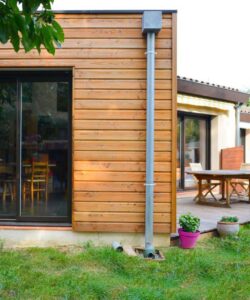 découvrez le prix au m² pour une extension en bois, des conseils pour estimer votre budget et les facteurs influençant le coût de votre projet d'agrandissement.