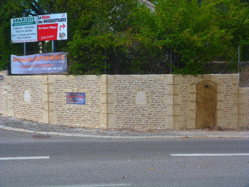 découvrez les prix au m² pour la rénovation de façade et obtenez un aperçu des coûts associés pour bien préparer vos travaux de rénovation extérieure.