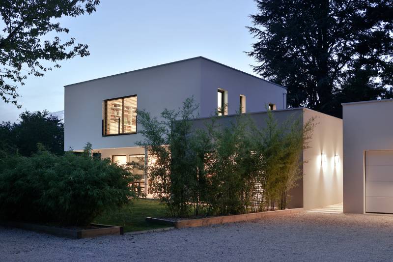 découvrez les prix au m² des maisons haut de gamme et trouvez l'inspiration pour votre projet immobilier de luxe. comparez les coûts et les tendances du marché.