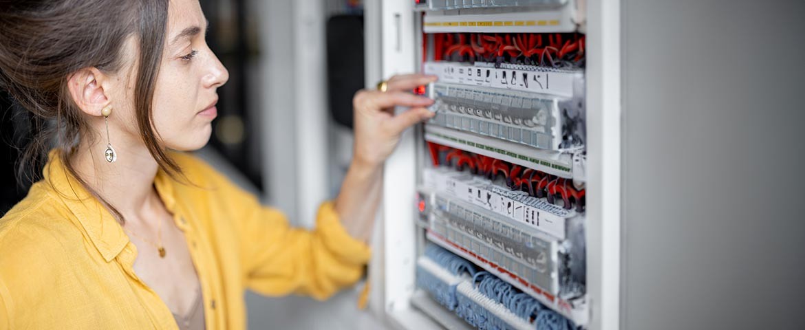 découvrez les prix pour la mise aux normes de votre installation électrique et garantissez la sécurité de votre habitation avec des tarifs transparents.