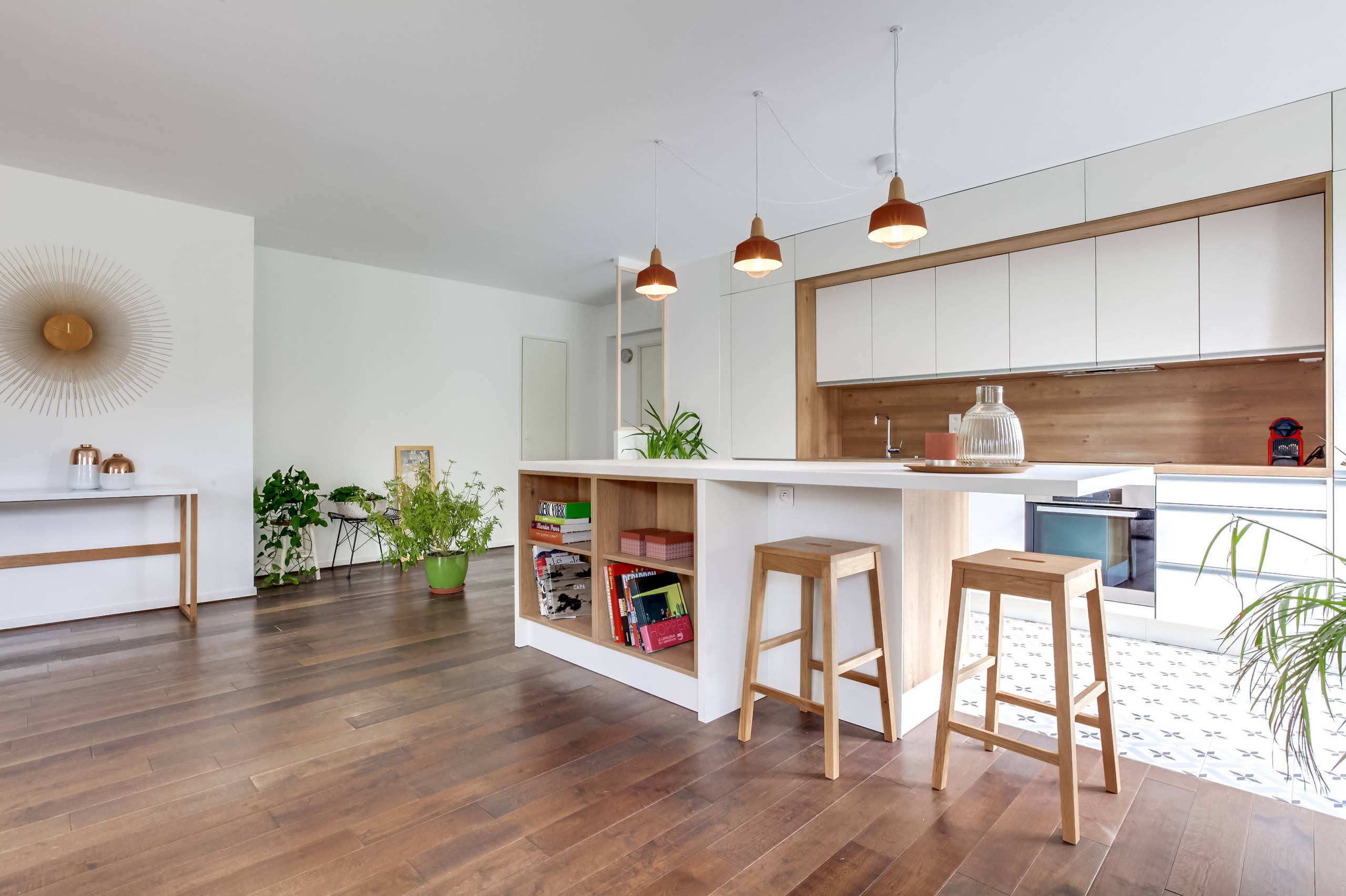 découvrez le prix moyen pour la rénovation d'une cuisine, incluant les coûts des matériaux, de la main-d'œuvre et des différents styles de rénovation pour mieux planifier votre projet.