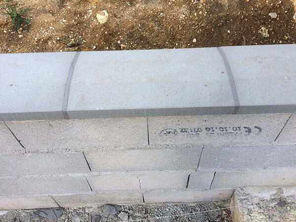 découvrez les tarifs pour la construction d'un mur de clôture : matériaux, main d'œuvre et conseils pour un budget maîtrisé.