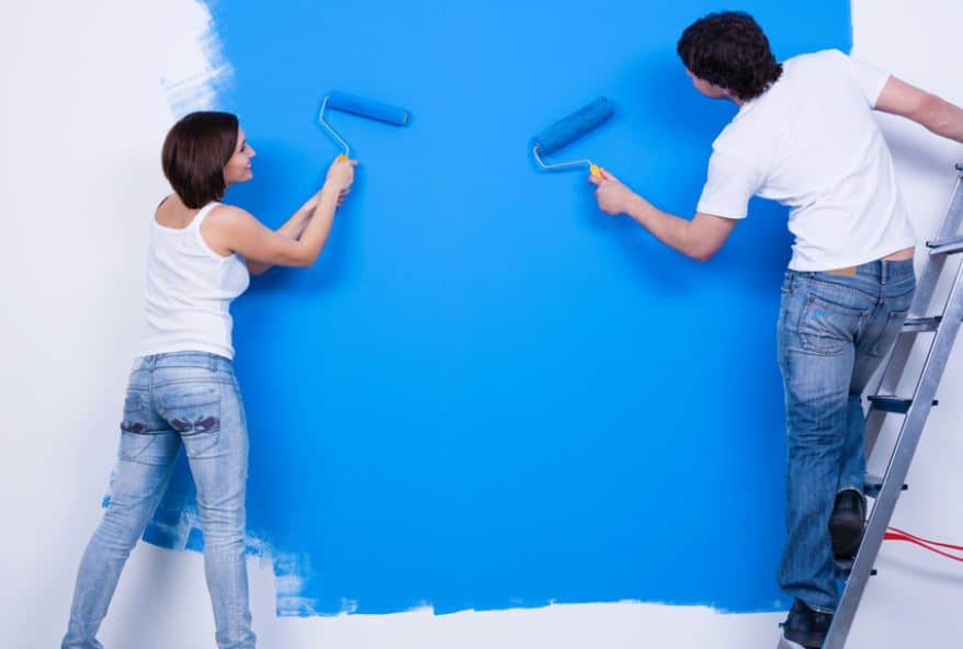 découvrez nos astuces professionnelles pour économiser sur le prix de la peinture maison en diy. conseils pratiques et tarifs pour vos travaux de peinture à petit budget.