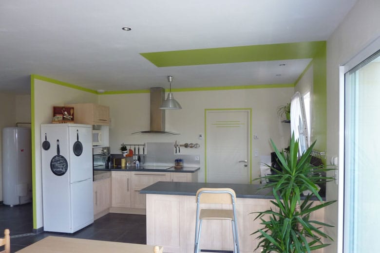 découvrez les prix de la peinture pour plafond, conseils pour choisir la bonne peinture et astuces pour estimer le coût de vos travaux de rénovation.