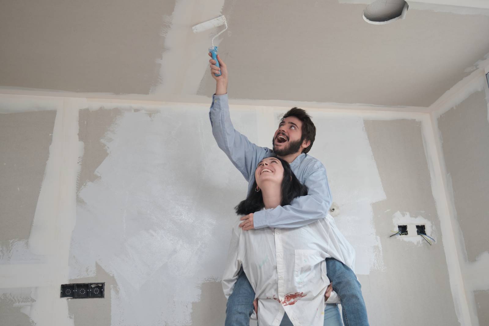 découvrez le prix au m² d'un plaquiste pour vos travaux de construction ou rénovation. guide complet des tarifs, conseils et facteurs influençant le coût.