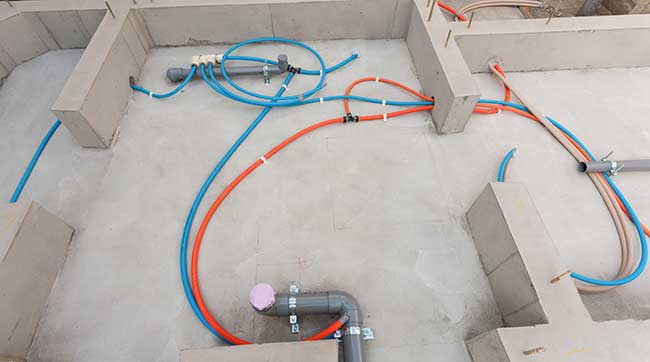 découvrez les prix moyens de la plomberie et de l'électricité pour votre maison. guide pratique pour estimer vos travaux et mieux budgétiser vos rénovations.
