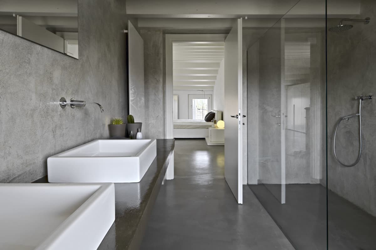 découvrez les prix de plomberie pour votre salle de bain : tarifs pour l'installation, la réparation et l'entretien afin de bien préparer votre budget.