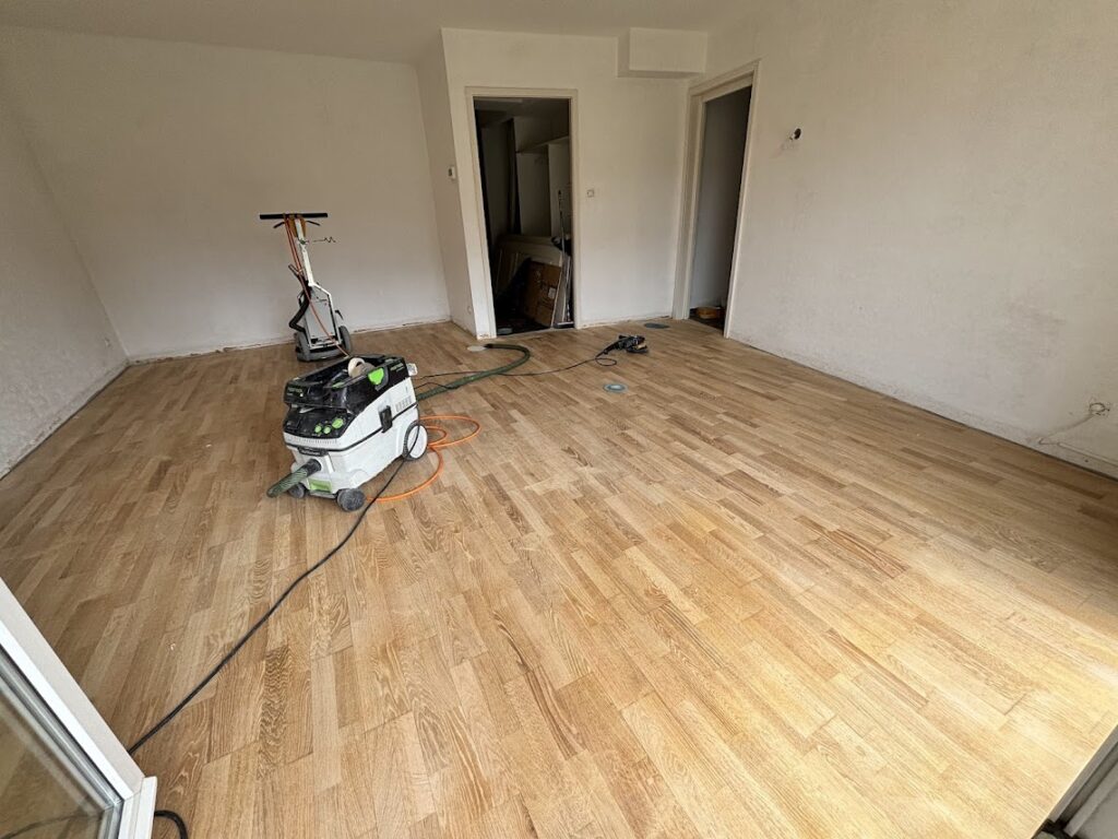 découvrez les prix du ponçage de parquet, les facteurs qui influencent le coût et obtenez des conseils pour un budget maîtrisé.