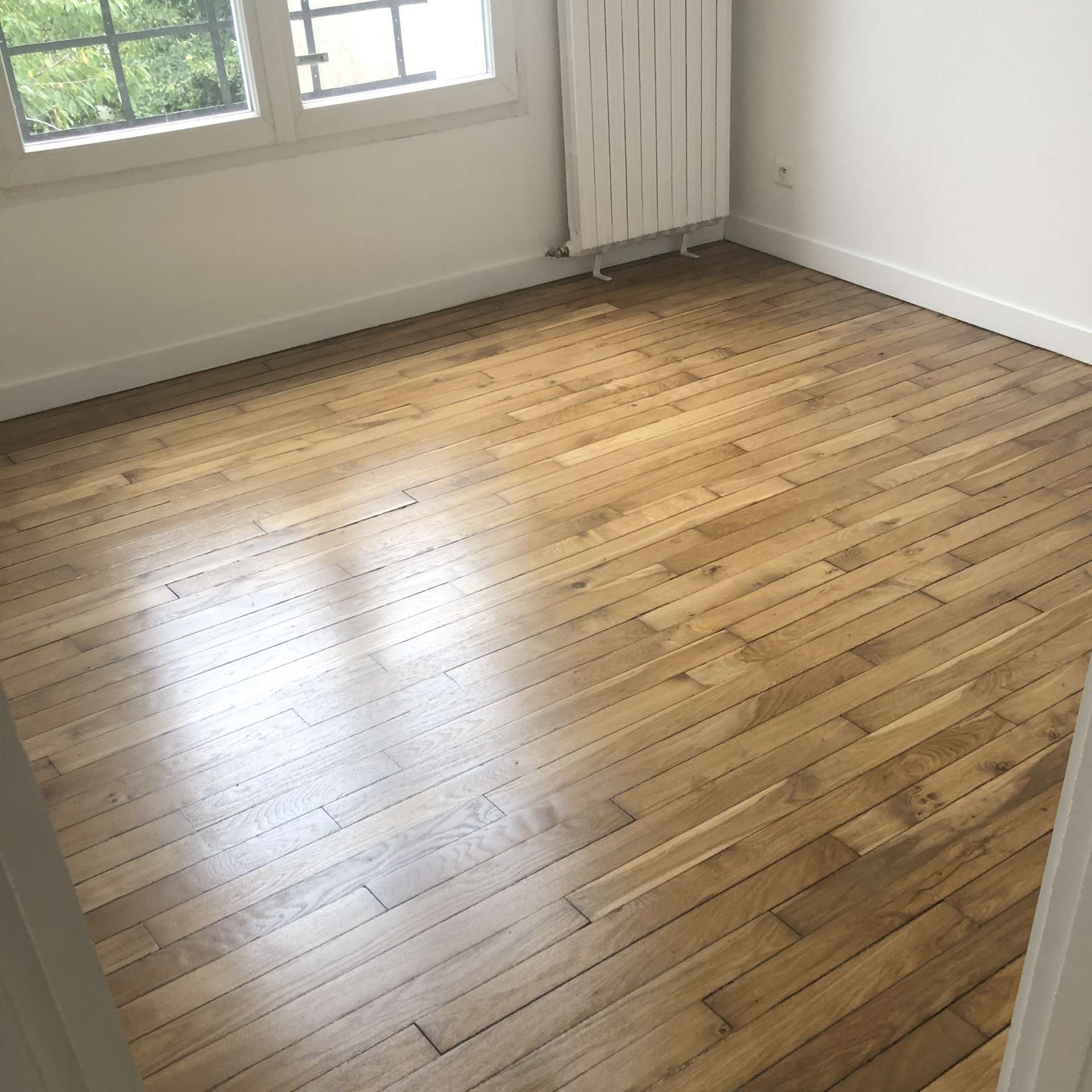 obtenez un devis gratuit pour le ponçage de parquet au meilleur prix. comparez les offres et trouvez le professionnel idéal pour restaurer votre sol avec qualité et efficacité.
