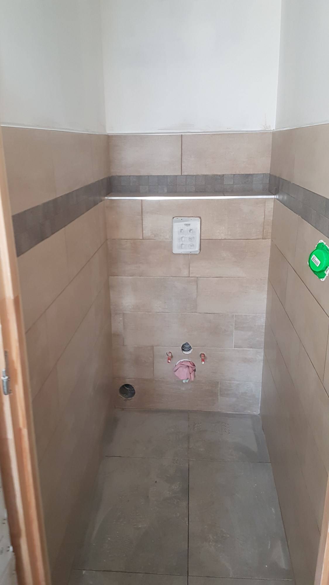 découvrez nos tarifs économiques pour la pose de carrelage dans vos toilettes. qualité et petit prix garantis pour un intérieur rénové à moindre coût.