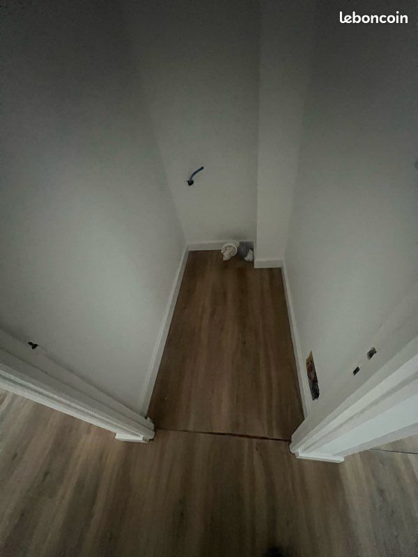 découvrez les tarifs pour la pose de plinthes en parquet et obtenez un aperçu clair des coûts associés à l'installation professionnelle.