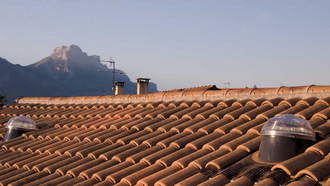 découvrez les prix et tarifs pour l'installation d'un puits de lumière sur toit plat. obtenez un éclairage naturel optimal pour votre intérieur.