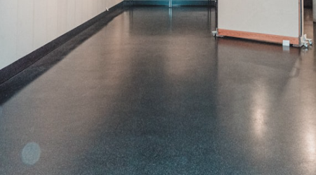 prix ragreage fibre au m2 découvrez le prix du ragréage fibré au m² pour une surface lisse et renforcée. comparez les tarifs et trouvez la meilleure offre pour vos travaux de rénovation.