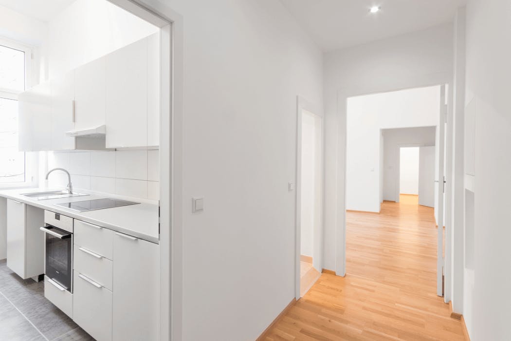 découvrez les prix moyens pour la rénovation d'un appartement de 70m², avec des conseils pour estimer votre budget et optimiser vos travaux.