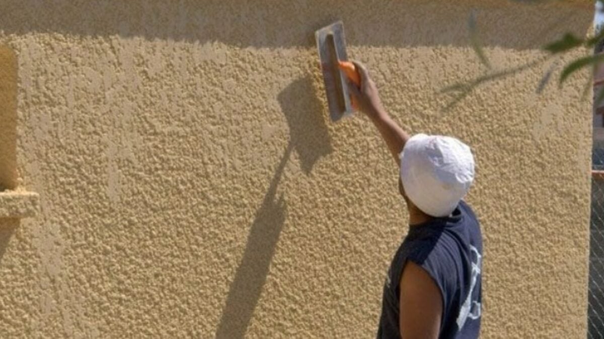 découvrez les tarifs pour la rénovation de façade en crépi et obtenez un devis personnalisé pour redonner vie à votre extérieur.