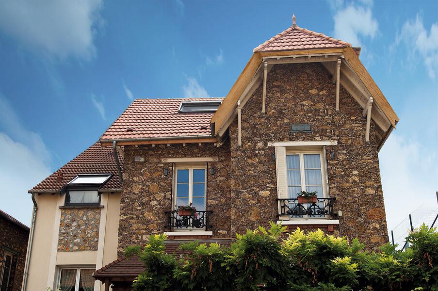 découvrez les prix moyens de rénovation au mètre carré pour une maison ancienne et obtenez des conseils pour estimer votre budget travaux.