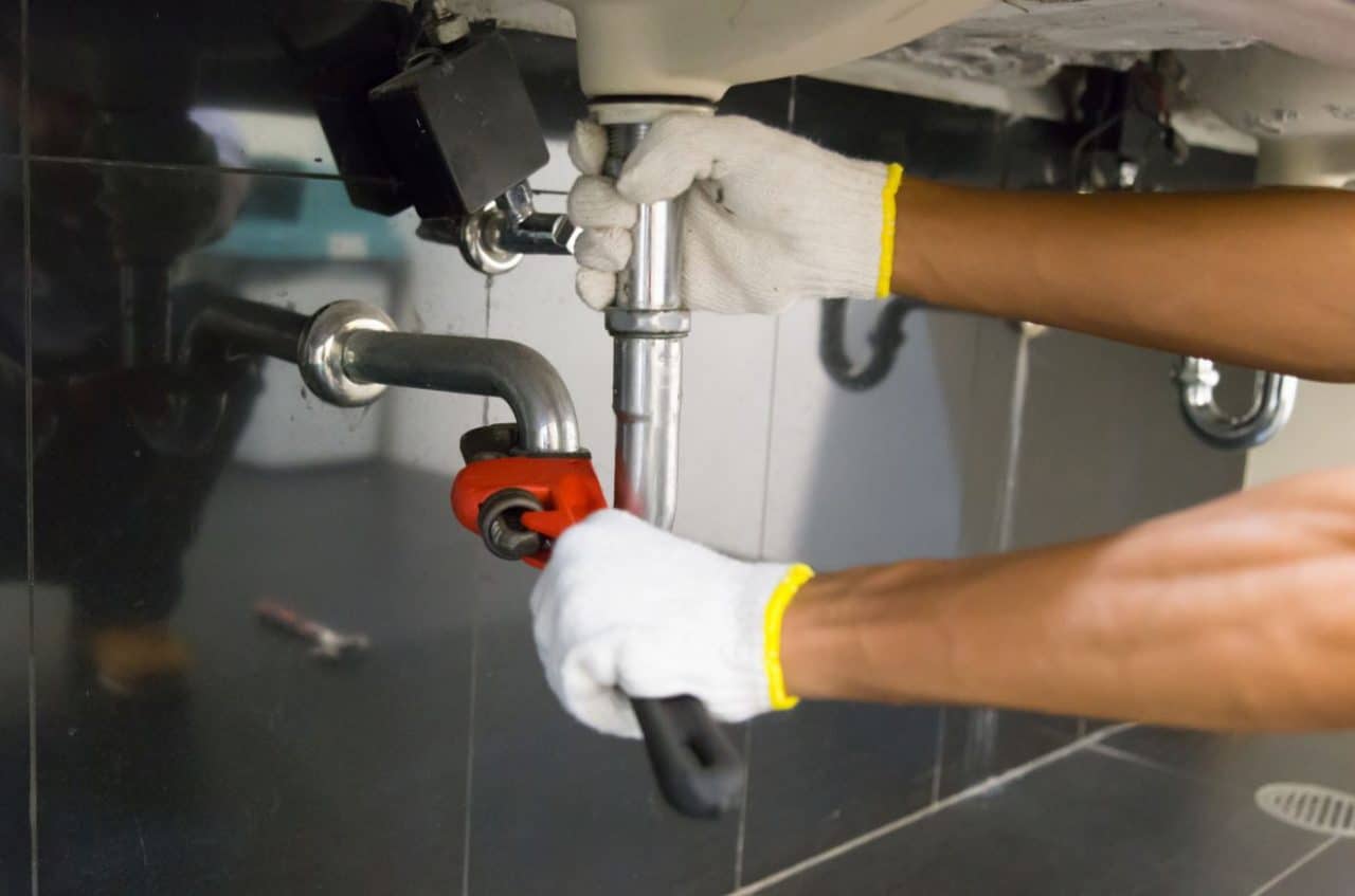 découvrez les prix de rénovation plomberie et obtenez des conseils pour estimer le coût de vos travaux de plomberie, du remplacement des canalisations à la rénovation complète.