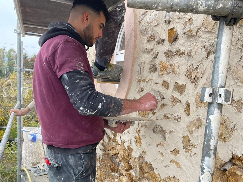 découvrez nos tarifs compétitifs pour la réparation de murs extérieurs. obtenez un devis gratuit et rapide pour restaurer l'aspect et la solidité de vos murs.