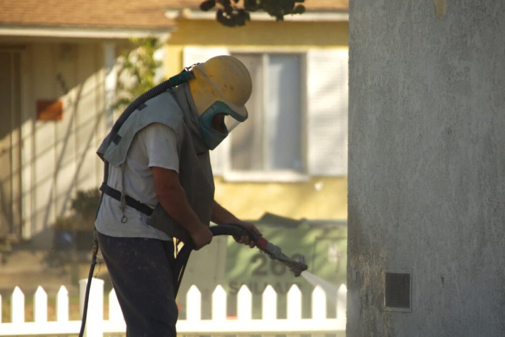 découvrez le prix du sablage de façade au m² et obtenez une estimation précise pour nettoyer et restaurer vos murs extérieurs efficacement.