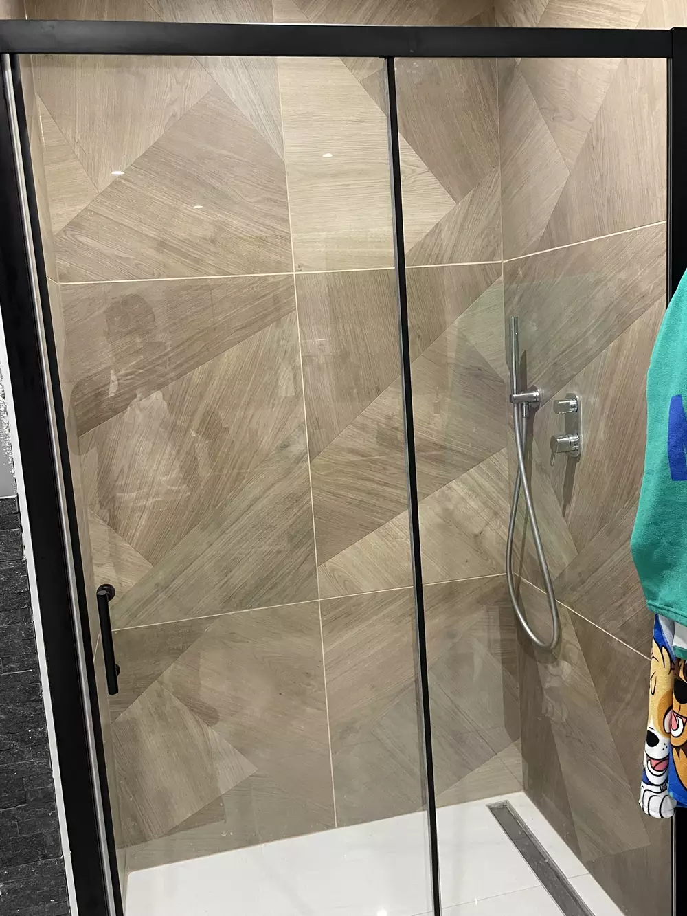 découvrez nos prix compétitifs pour une salle de bain clé en main, incluant conception, matériaux et installation. obtenez un devis personnalisé rapidement !