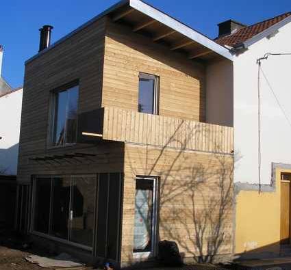 découvrez les prix pour la surélévation de maison en bois : guide pratique, coûts estimation et conseils pour réussir votre projet d'agrandissement en bois.