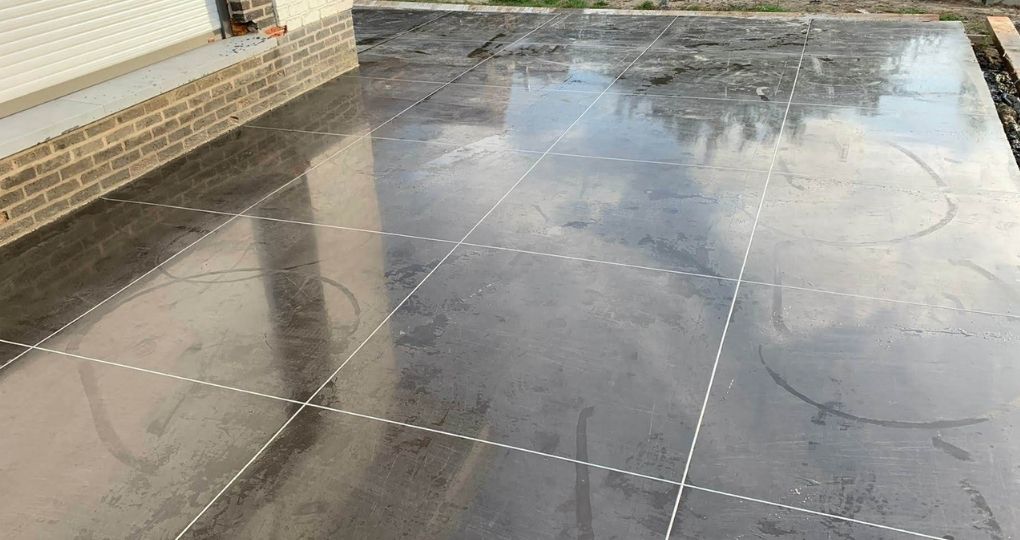 découvrez les prix pour la réalisation d'une terrasse en béton. guide complet des coûts selon les types de béton, la surface et la finition pour bien préparer votre projet.