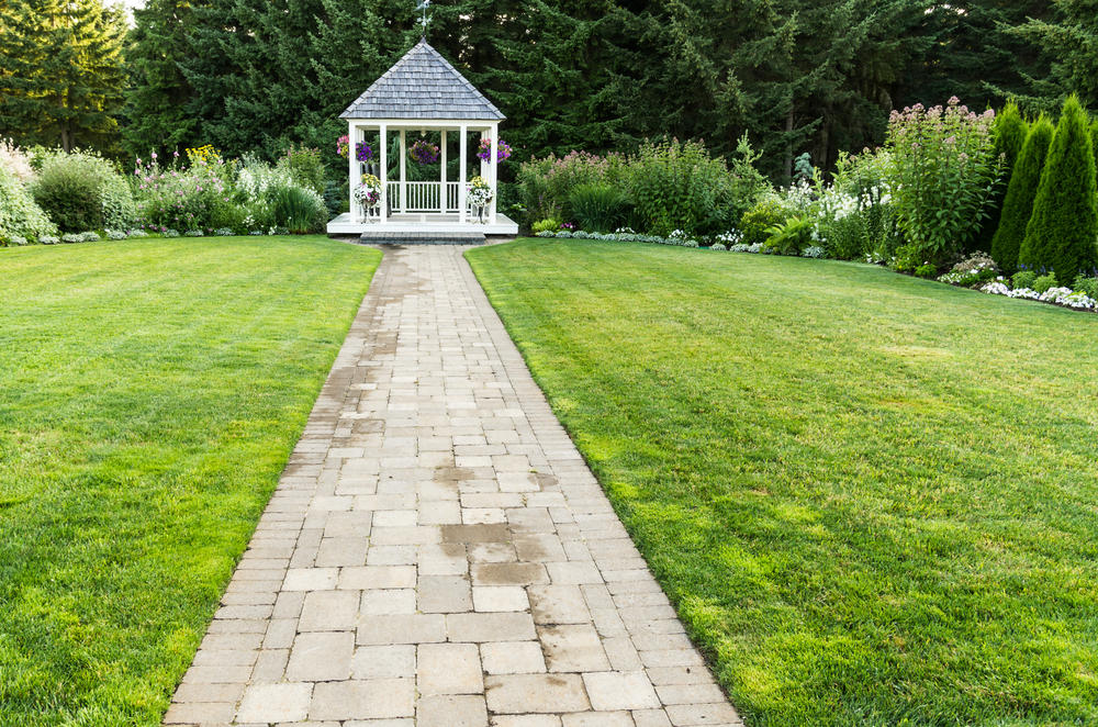 découvrez les prix du terrassement de jardin au mètre carré pour bien préparer votre projet d'aménagement extérieur.