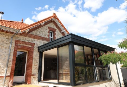 découvrez le prix d'installation d'une véranda de 15m². estimez le coût total, matériaux et main-d'œuvre inclus, pour concrétiser votre projet.