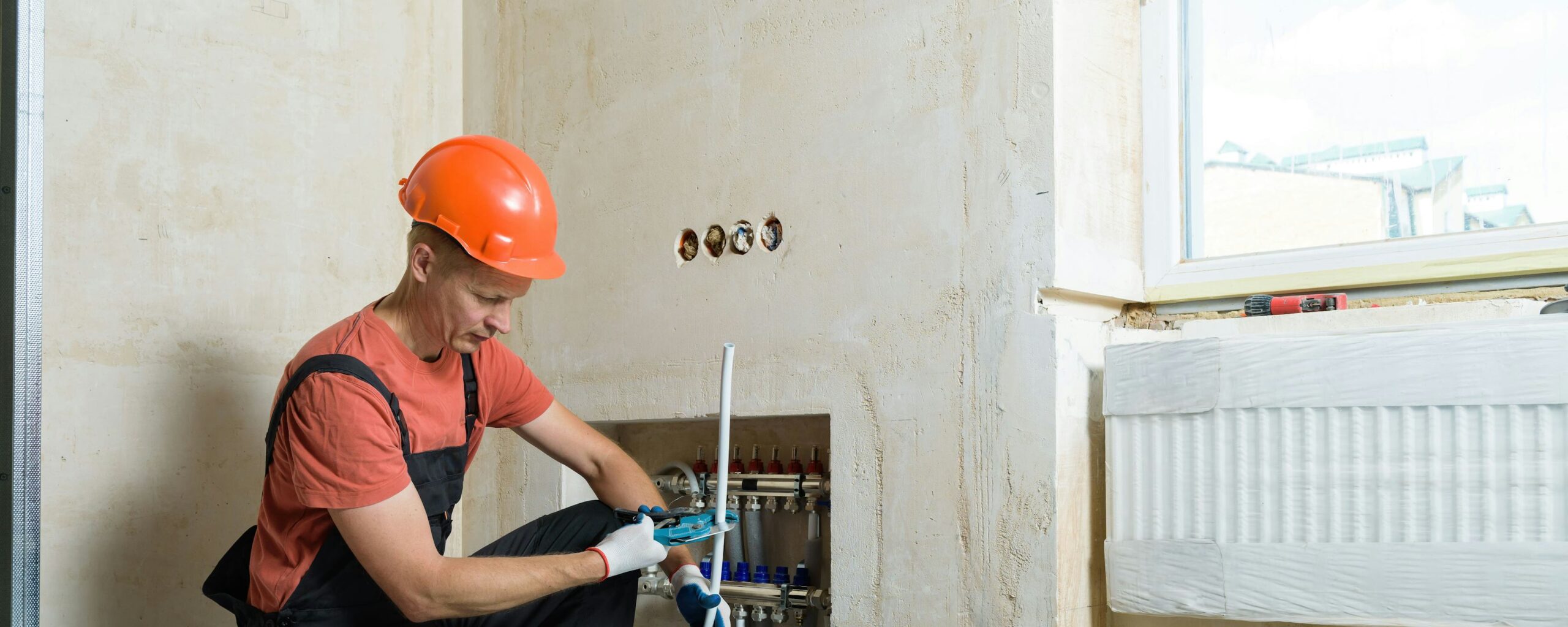 découvrez à qui vous adresser pour rénover votre maison efficacement : artisans, architectes et professionnels qualifiés pour tous vos projets de rénovation.