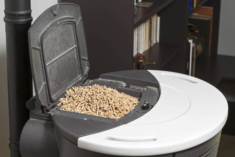 service de ramonage sécurisé au pays de gex, garantissant la sécurité et l'efficacité de vos cheminées et conduits de fumée par des professionnels expérimentés.