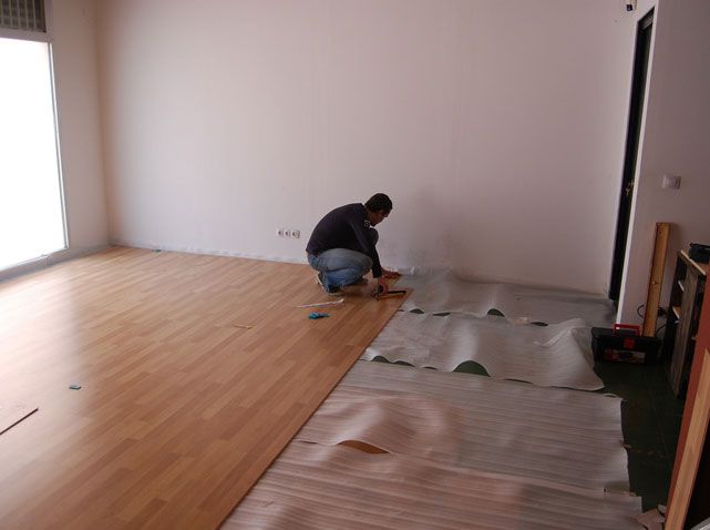 service professionnel de réfection de parquet pour restaurer la beauté et la durabilité de vos sols en bois.