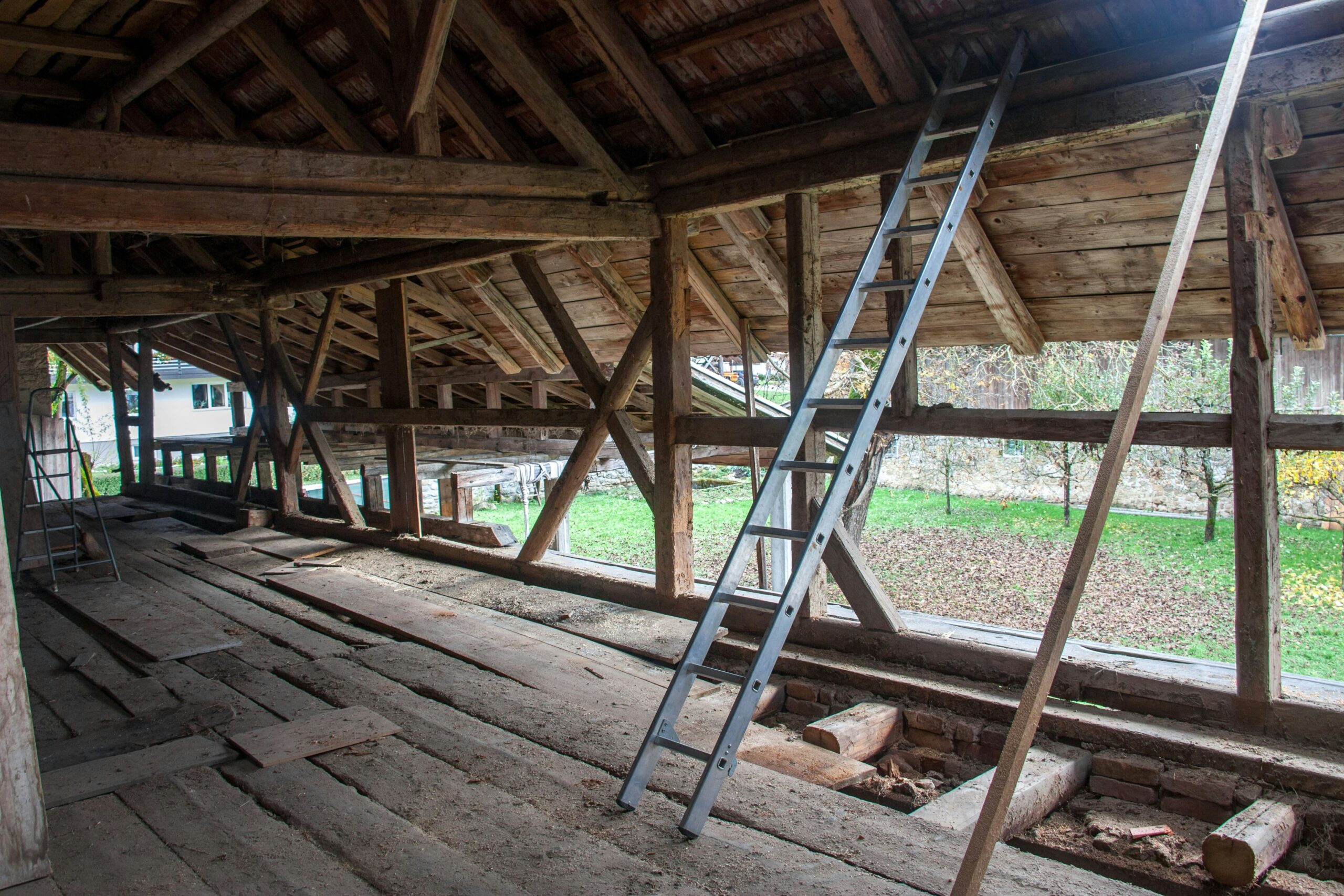 découvrez comment maîtriser votre budget lors de la réhabilitation de votre grange grâce à nos conseils pratiques et astuces pour un projet réussi et économique.