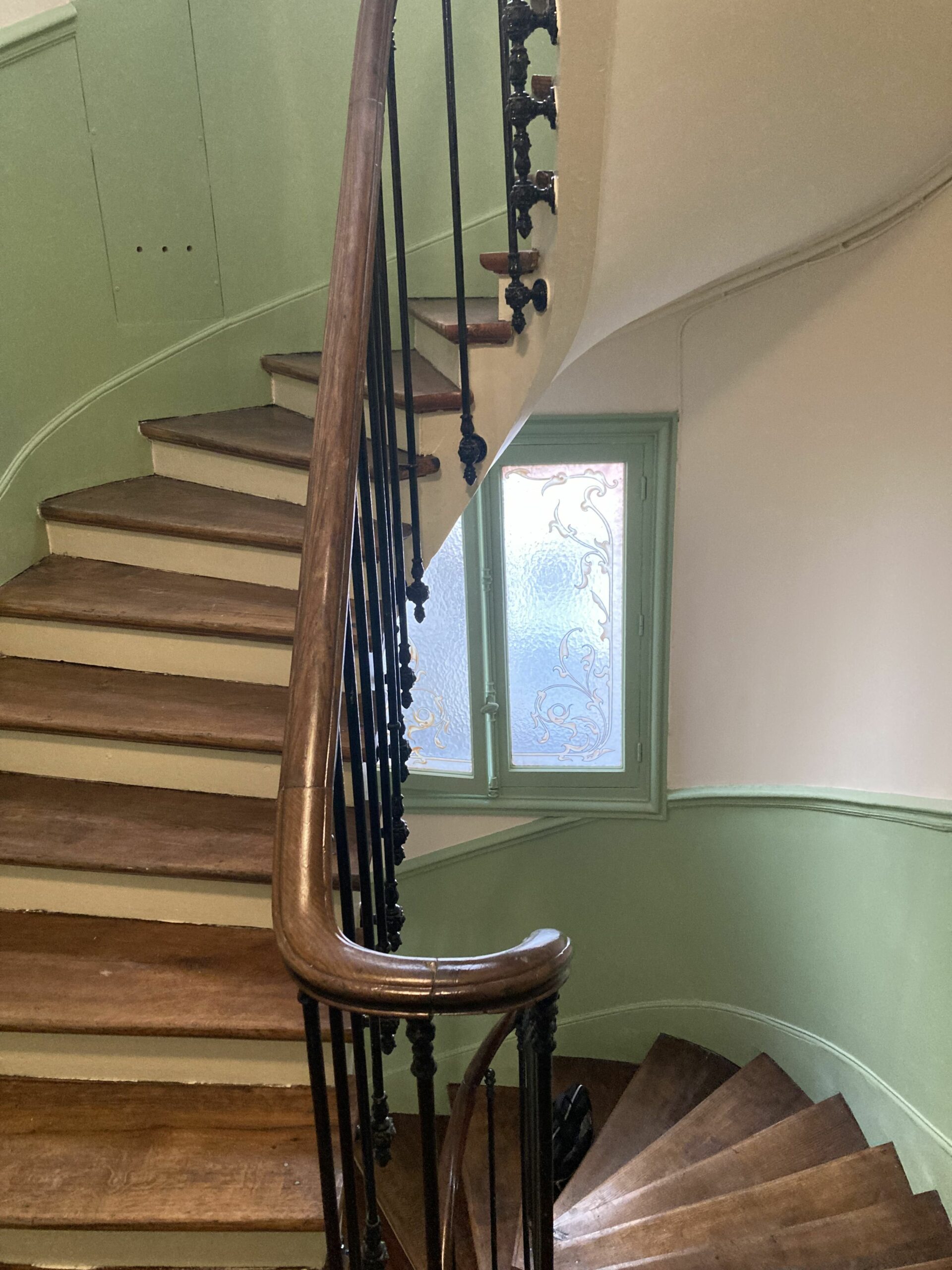 découvrez comment réinventer la cage d’escalier pour sublimer et valoriser votre patrimoine immobilier avec des idées innovantes et design.