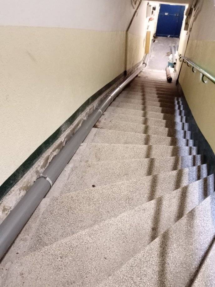 découvrez comment remplacer efficacement votre colonne d'eaux usées pour assurer un immeuble sain et prévenir les problèmes d'humidité et de mauvaise odeur.