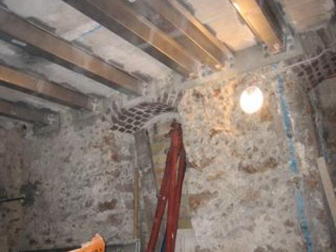 renfort maison étage à paris 3ème : pose professionnelle de poutre ipn pour renforcer votre structure en toute sécurité.