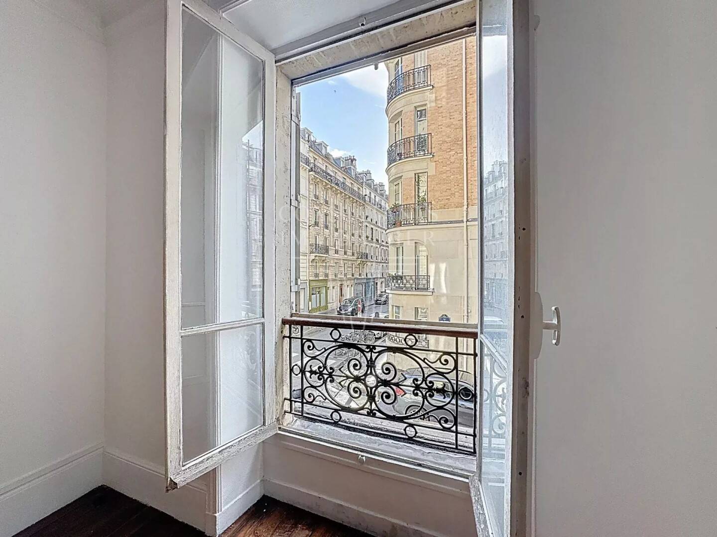 expert en rénovation d'appartements anciens dans le 6ème arrondissement de paris. donnez une nouvelle vie à votre logement avec des solutions sur mesure et un savoir-faire traditionnel.