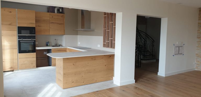 expert en rénovation d'appartement, notre artisan garantit des travaux de qualité pour transformer votre intérieur avec soin et professionnalisme.