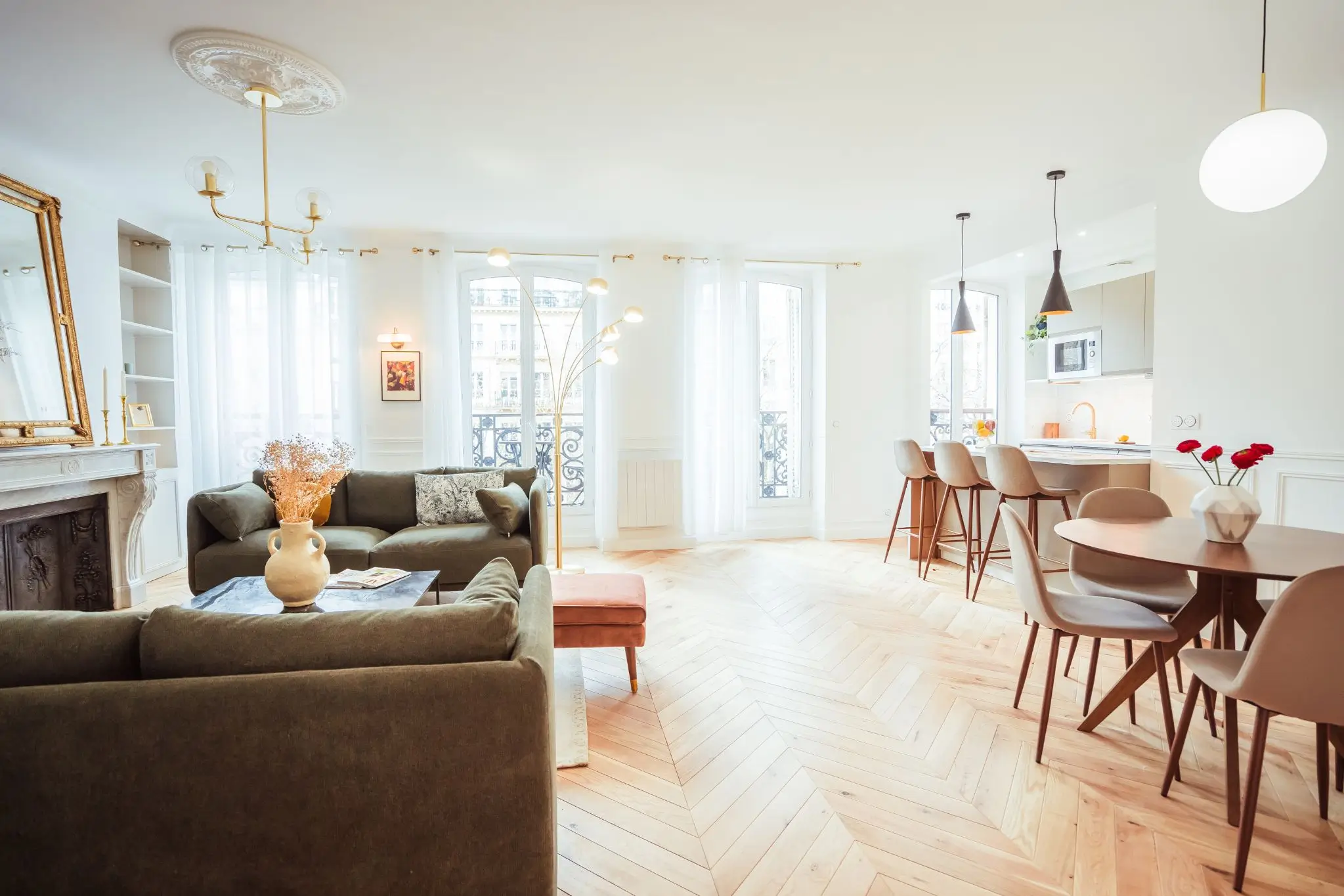 découvrez nos services de rénovation d'appartement à paris en 2025 pour transformer votre espace avec style et modernité. expertise, qualité et respect des délais garantis.