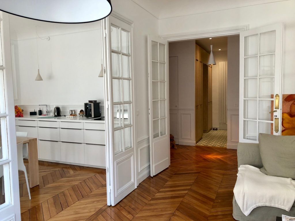 découvrez nos services de rénovation d'appartements à paris réalisés en juin 2016, alliant savoir-faire et qualité pour transformer votre espace de vie.